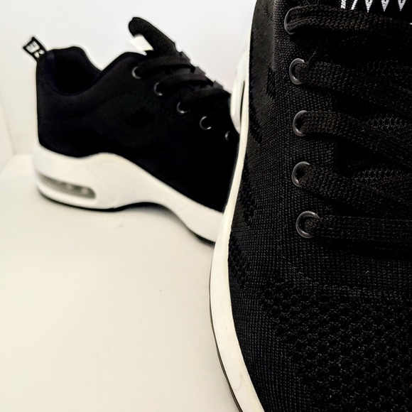 Shoes - Picture 5 of 8